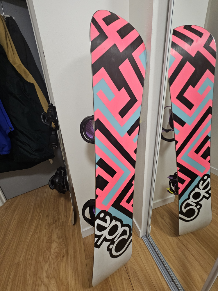 Snowboard and bindings - photo 4