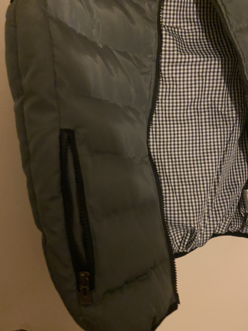 Vest -Brand new …mens /unisex ?…size  Med or small image indicator(2)