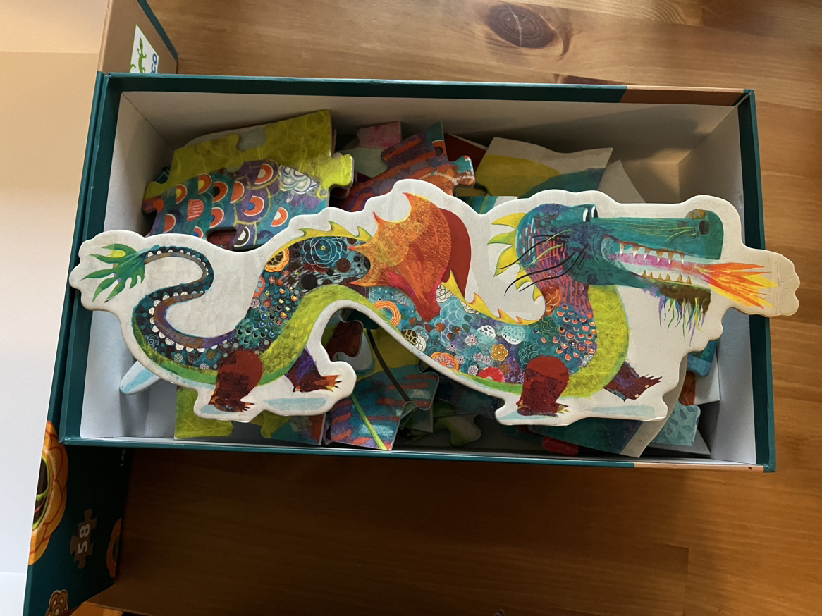 Djeco Leon the Dragon Giant floor puzzle image indicator(3)