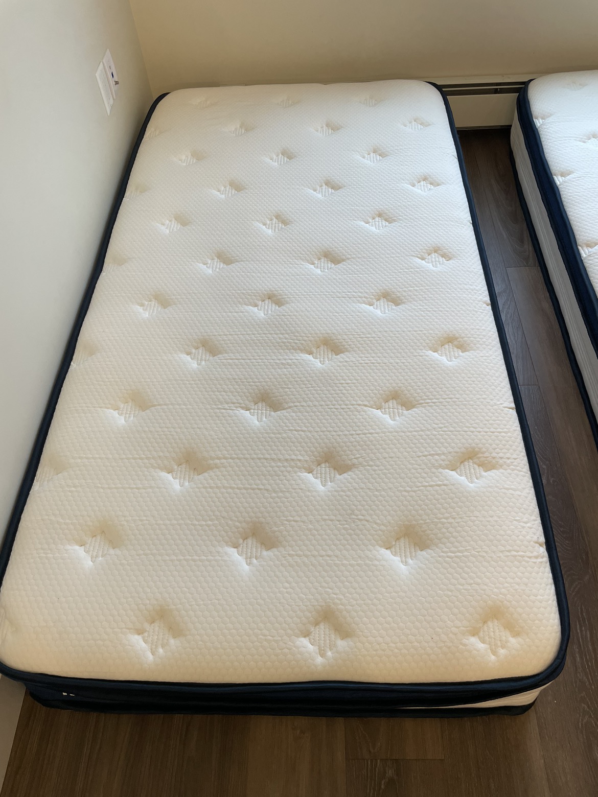2 Molblly Twin Mattresses, 10 Inch - photo 3