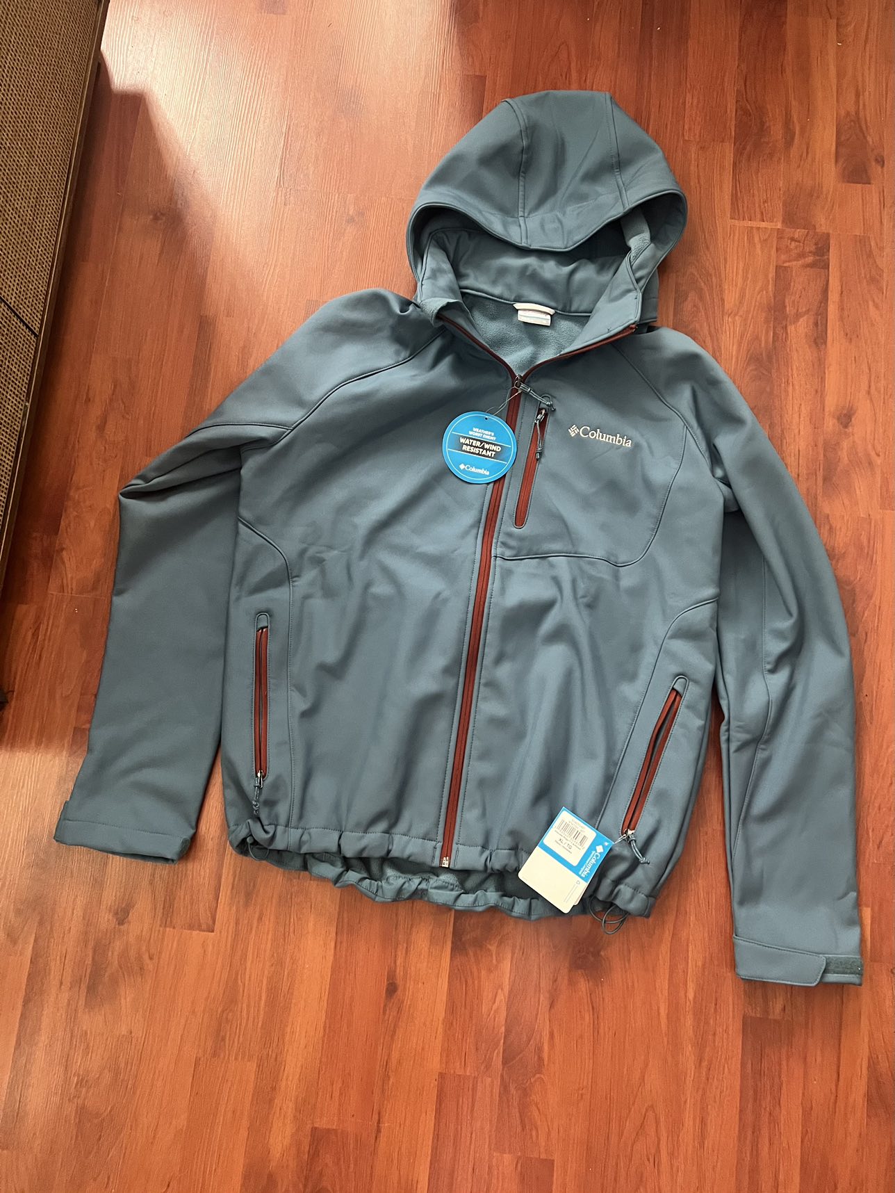 Men’s XL Columbia Jacket, Water & Wind resistant thumbnail