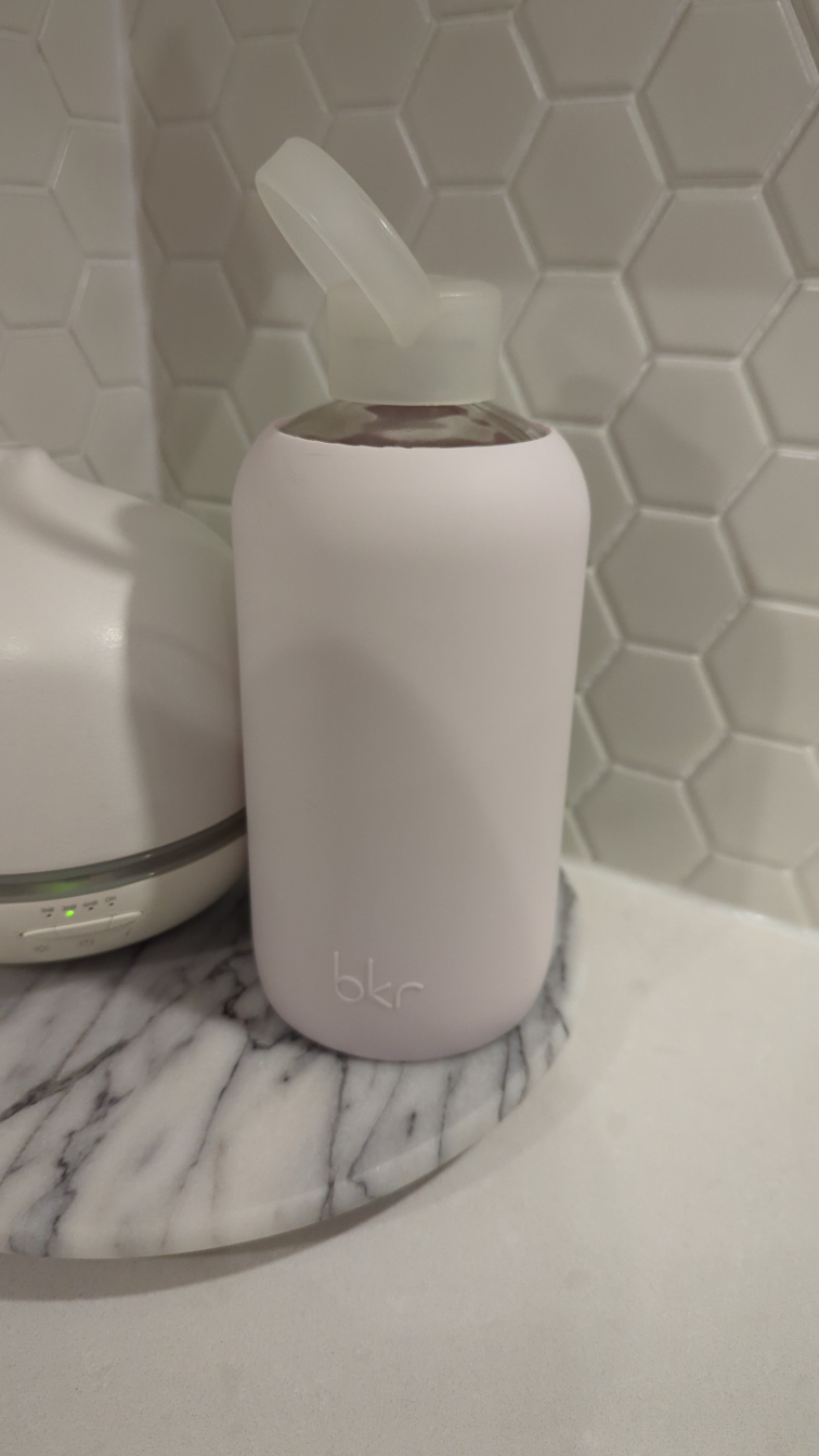 Lavender (LALA) BKR Glass Water Bottle, 1L image indicator(2)