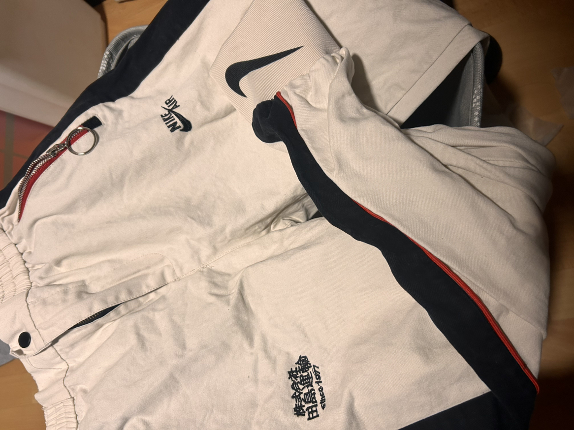 Nike Cargo Joggers thumbnail