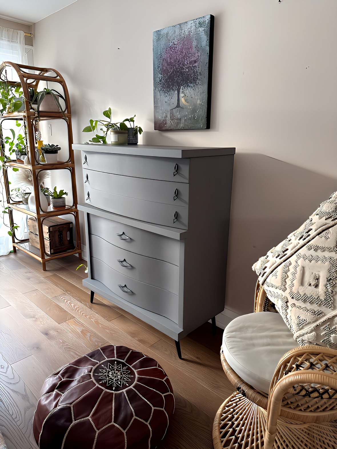 Wavy Bassett Furniture Tallboy Dresser image indicator(2)