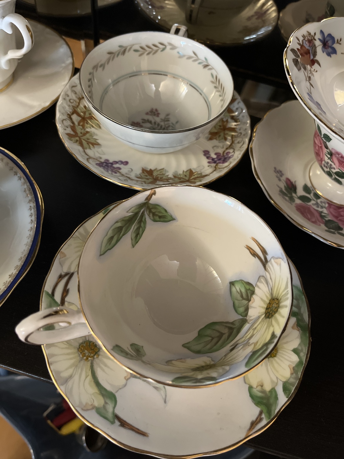 England born China 10 set Royal tea cop amd saucers - photo 4