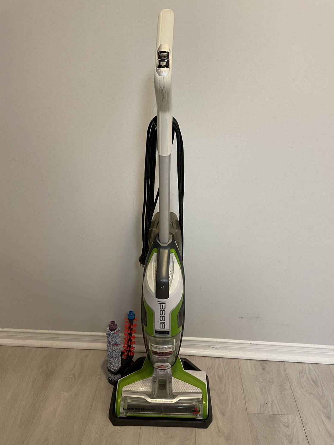 BISSELL Vacuum thumbnail