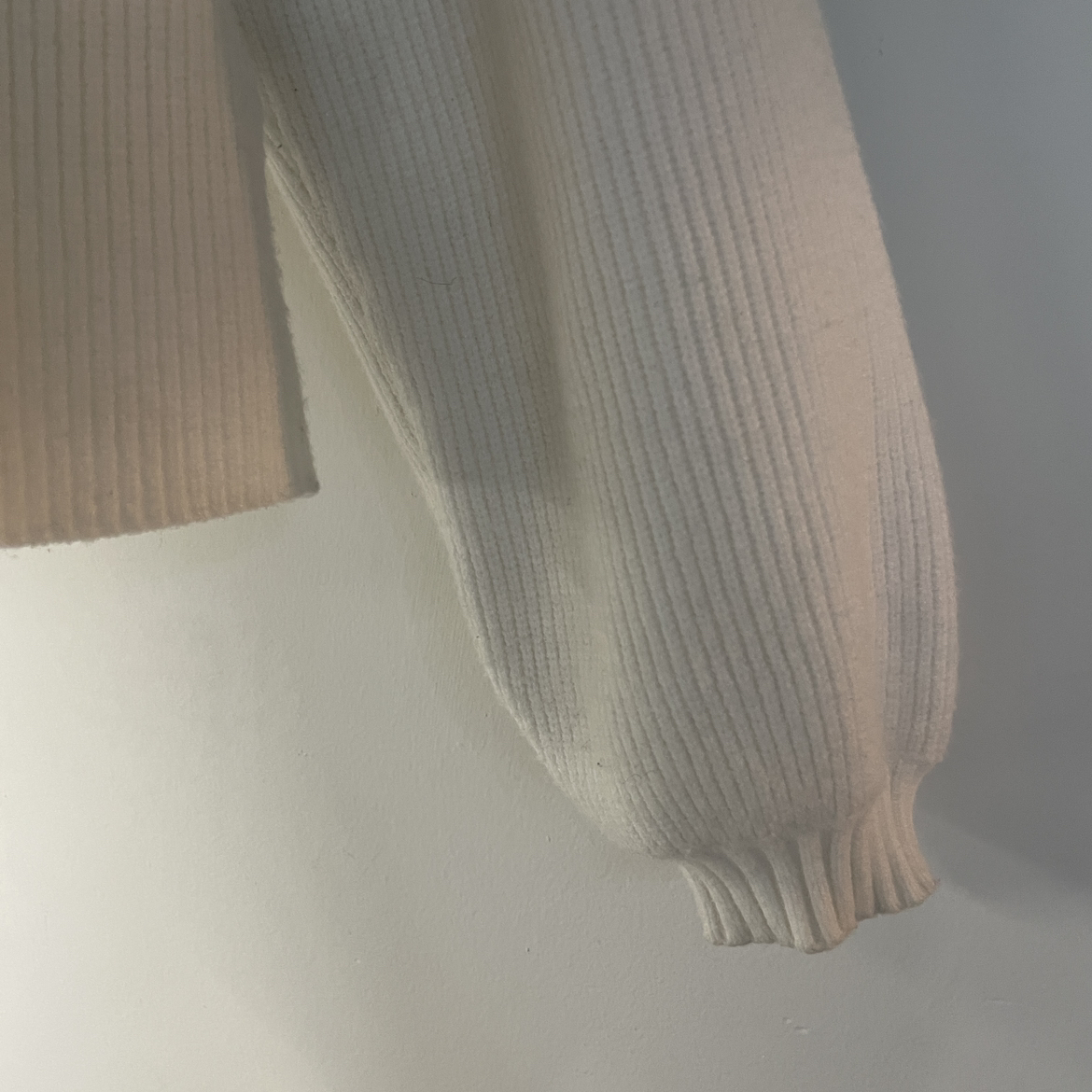 Zara ribbed chunky knit cardigan with balloon sleeves (small) image indicator(4)