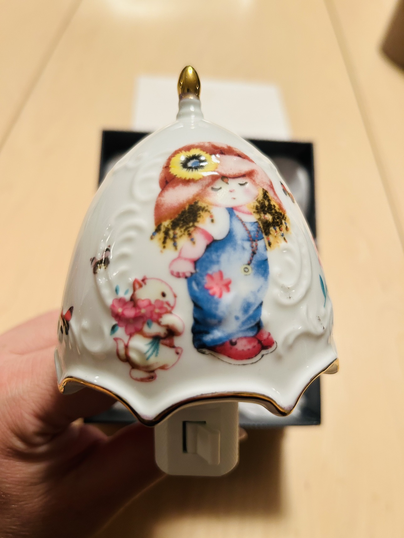 Girl with Cat Porcelain Night Light image indicator(2)