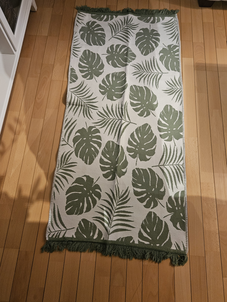 Double-Sided Monstera Leaf Rug thumbnail
