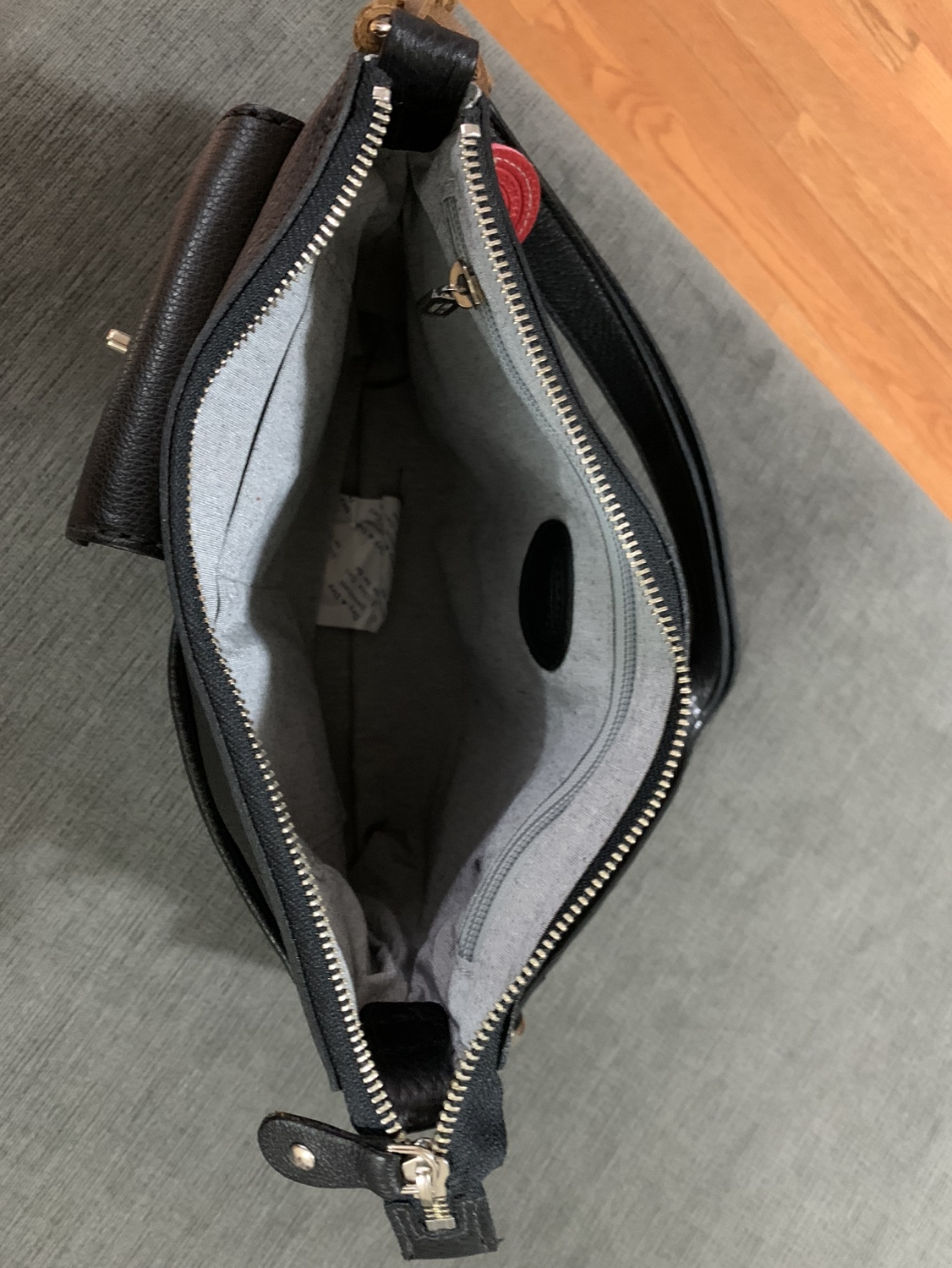 Roots purse. image indicator(2)