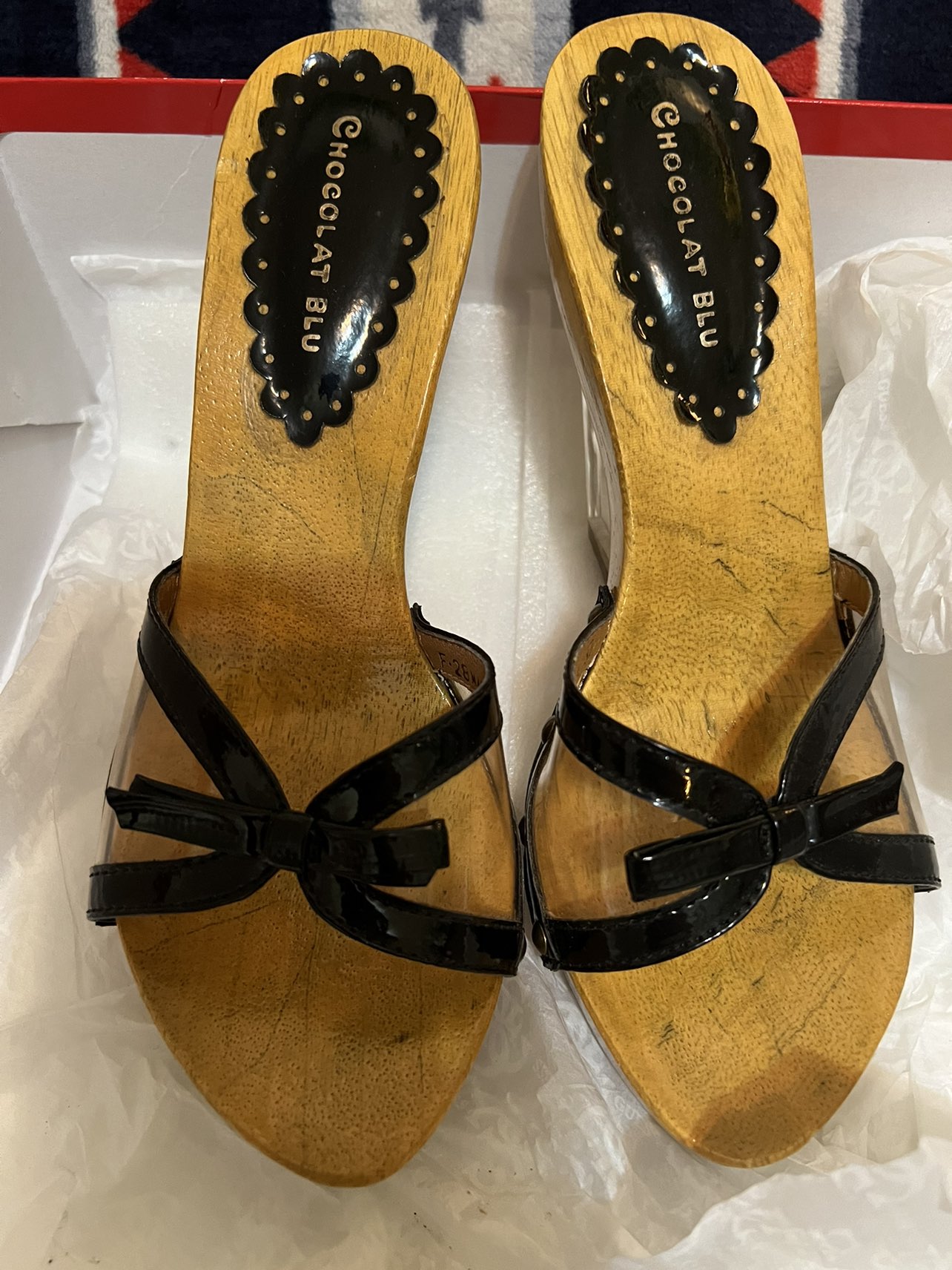 🥕 Chocolate blu women wooden sandal size 6 🥕