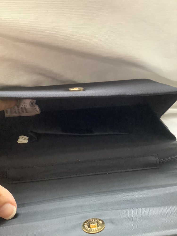 NEW Clutch Bag image indicator(2)