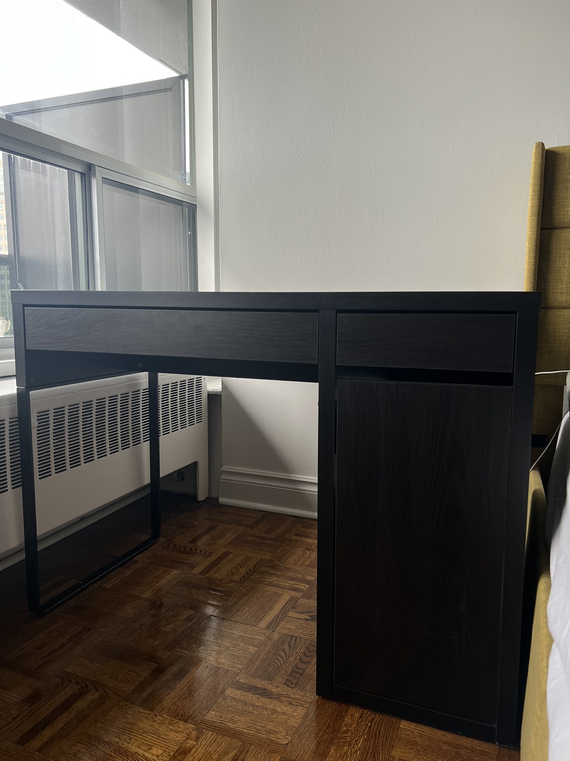 Ikea Micke Desk thumbnail