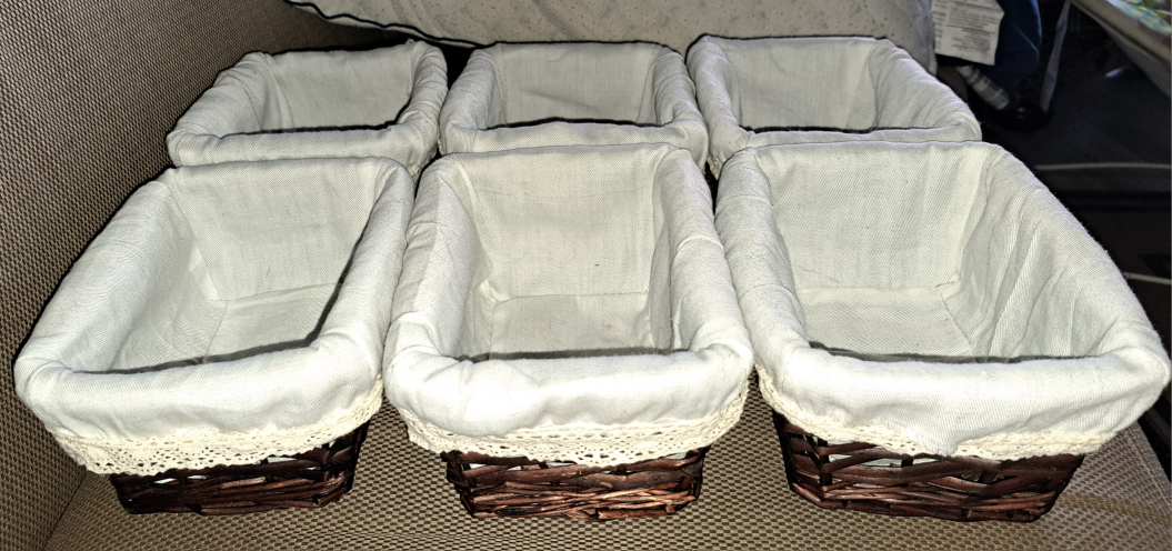 Set of 6 wicker Baskets