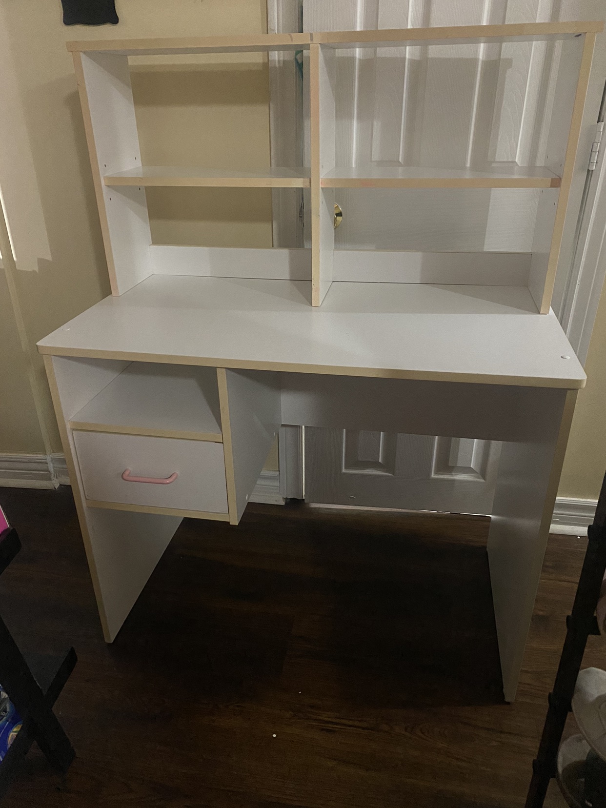 Kids desk thumbnail
