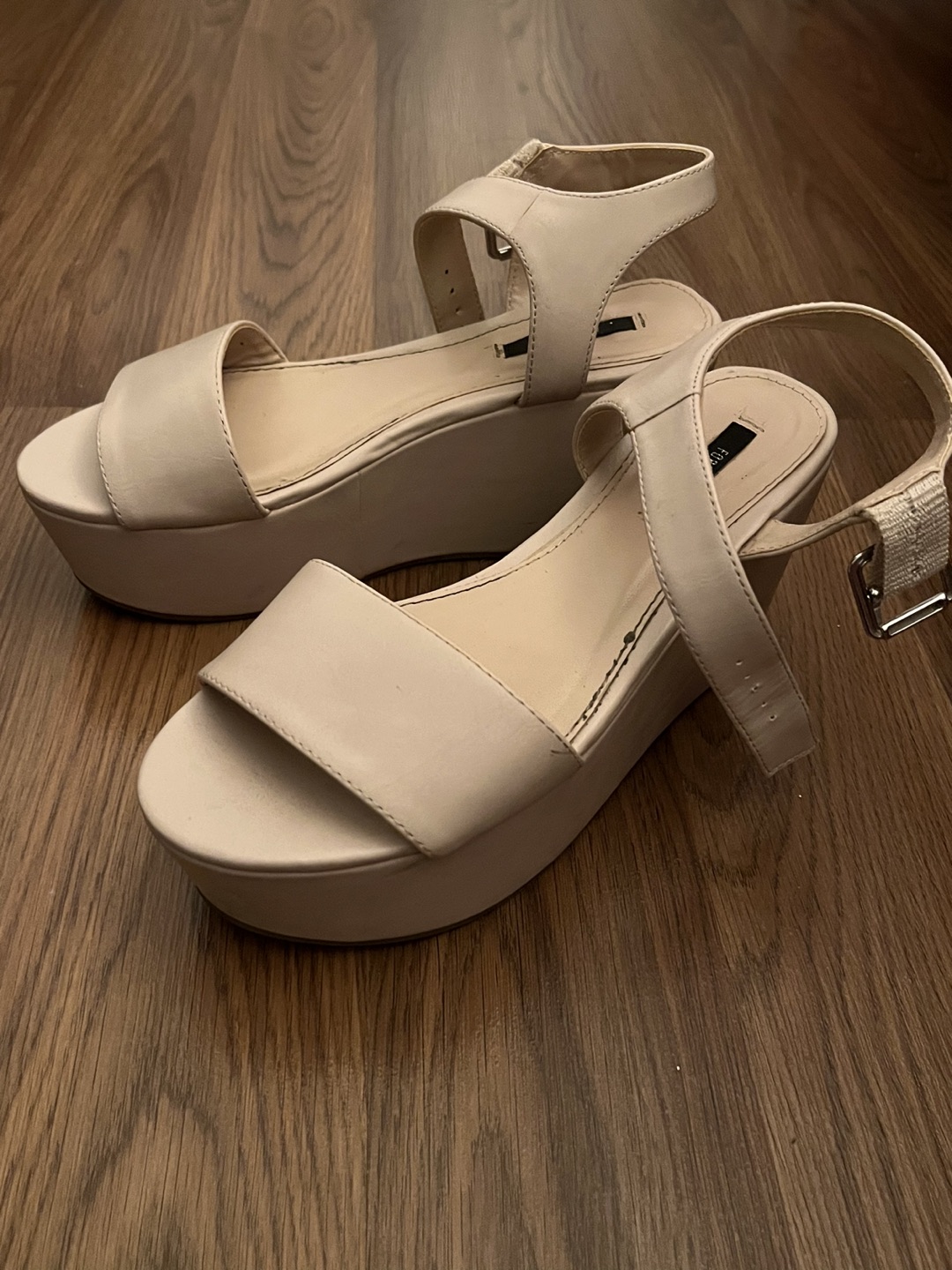 Beige / off-white flatforms - photo 2