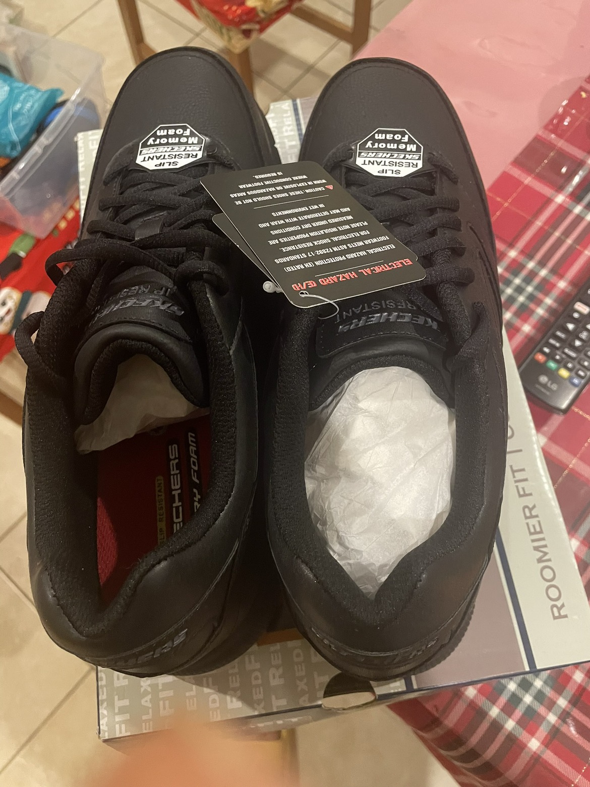 Skechers slip resistance mens shoes - photo 2