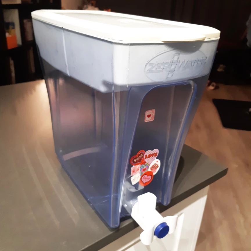 Water dispenser thumbnail