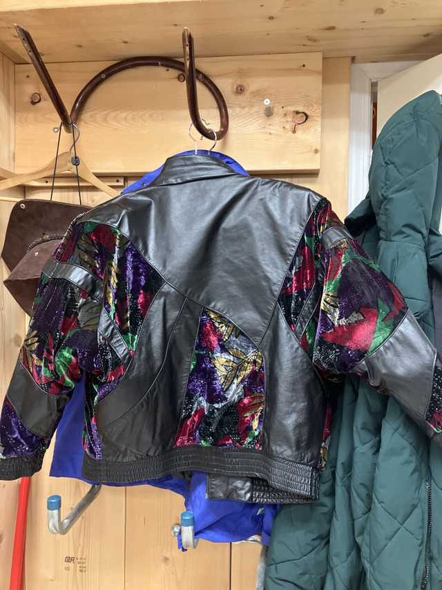 Rare Vintage 90s Jacket Rumors N Gossyp image indicator(3)