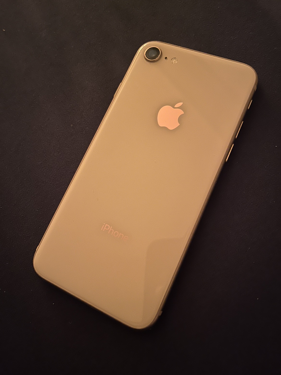 iPhone 8 - photo 2
