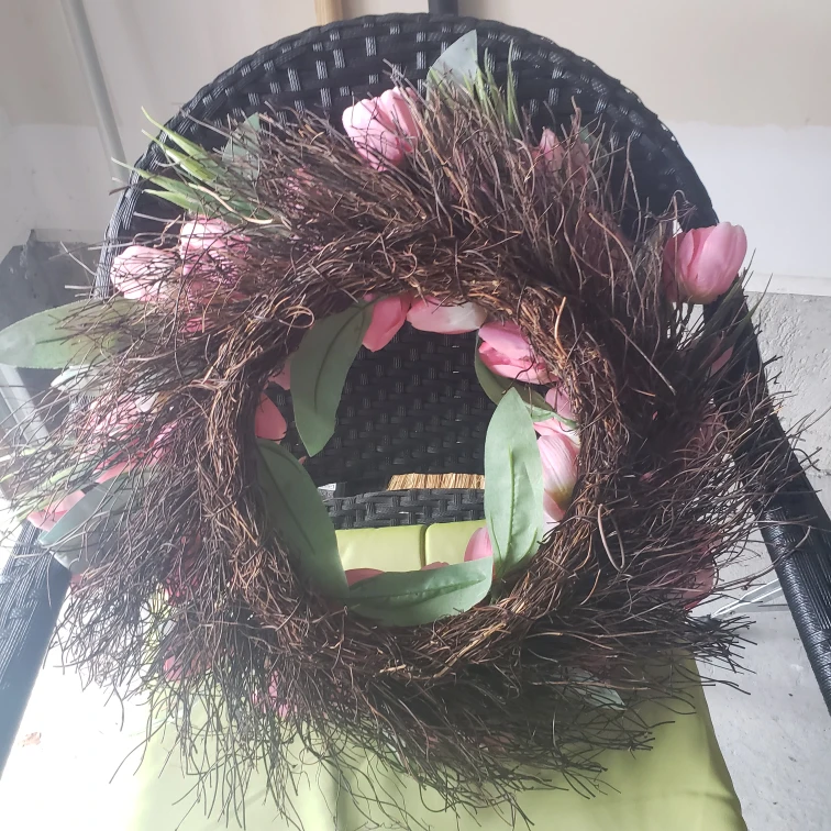 Pink tulip wreath image indicator(2)