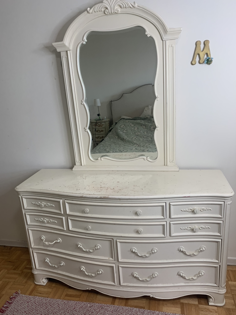Vanity with mirror for free - photo 3