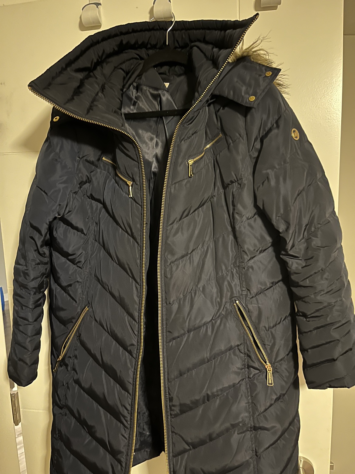 Women’s MK puffer parka jacket for sale - photo 2