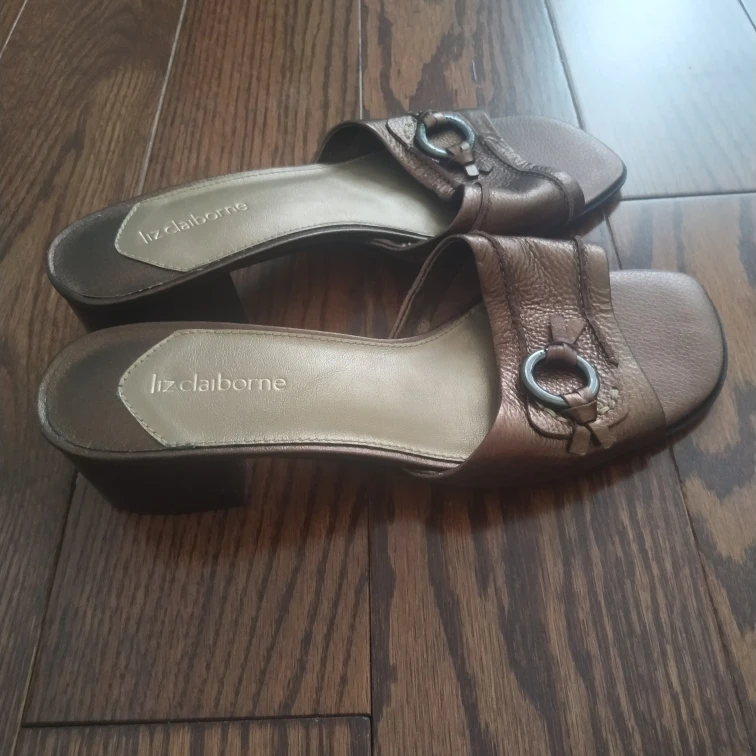 Liz Claiborne shoes, size 7.5 image indicator(2)