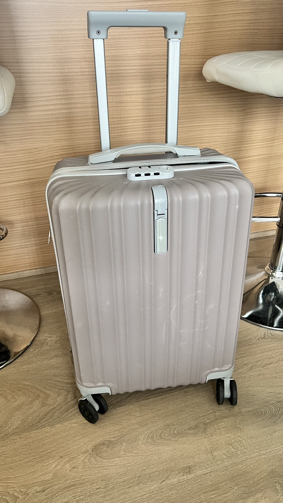 Suitcase thumbnail