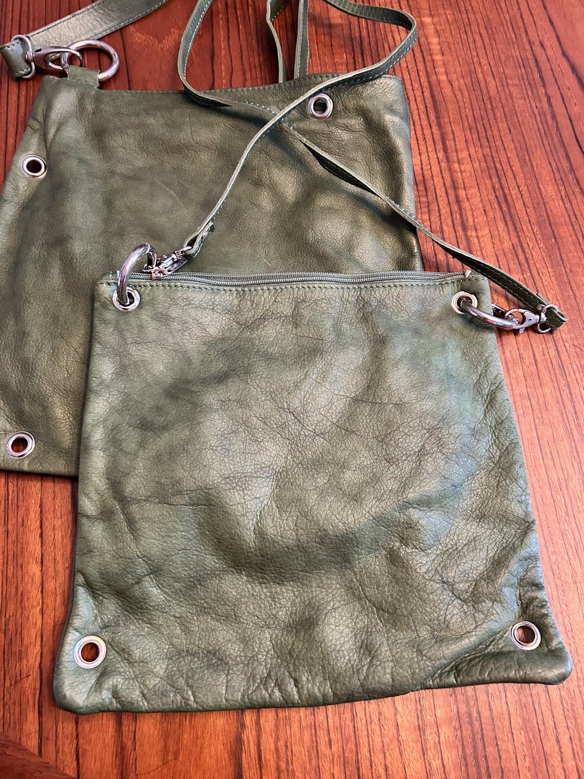 2 bags in 1! genuine Venetian leather image indicator(9)