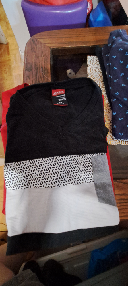 used t shirts good condition image indicator(5)