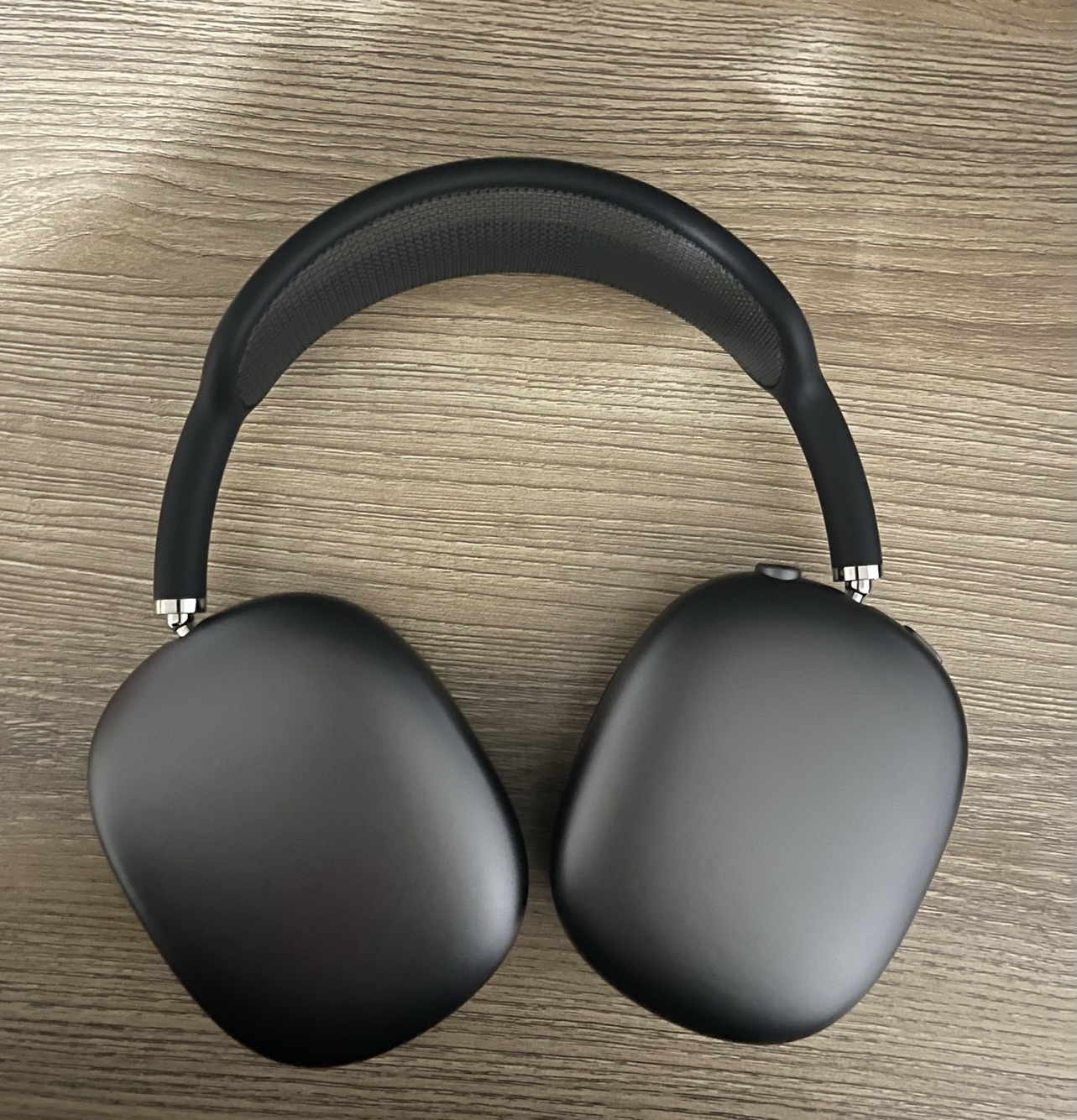 AirPods Max with Apple Care Plus until September 2025 - photo 5