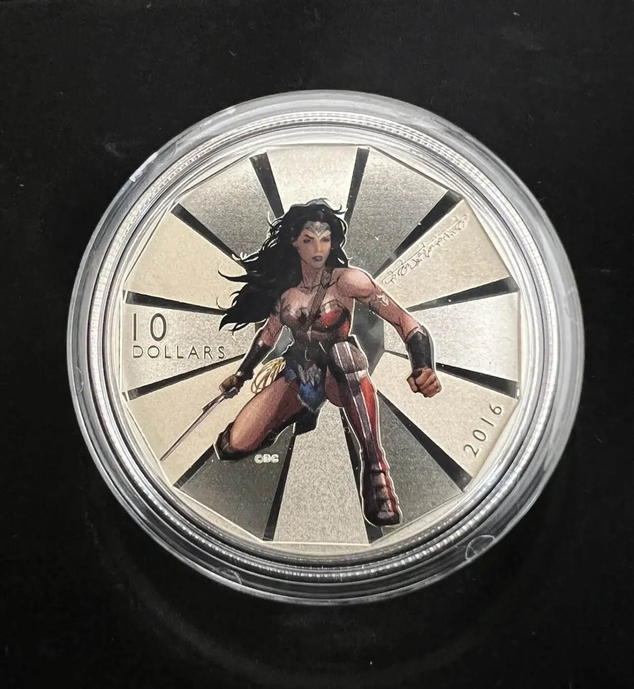 Batman vs Superman Dawn of Justice - Wonder Woman Coin thumbnail