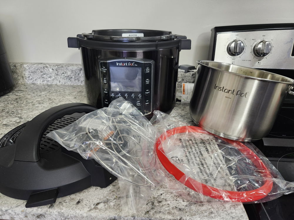 Instant Pot Pro Multi-Use Electric Pressure Cooker NEW