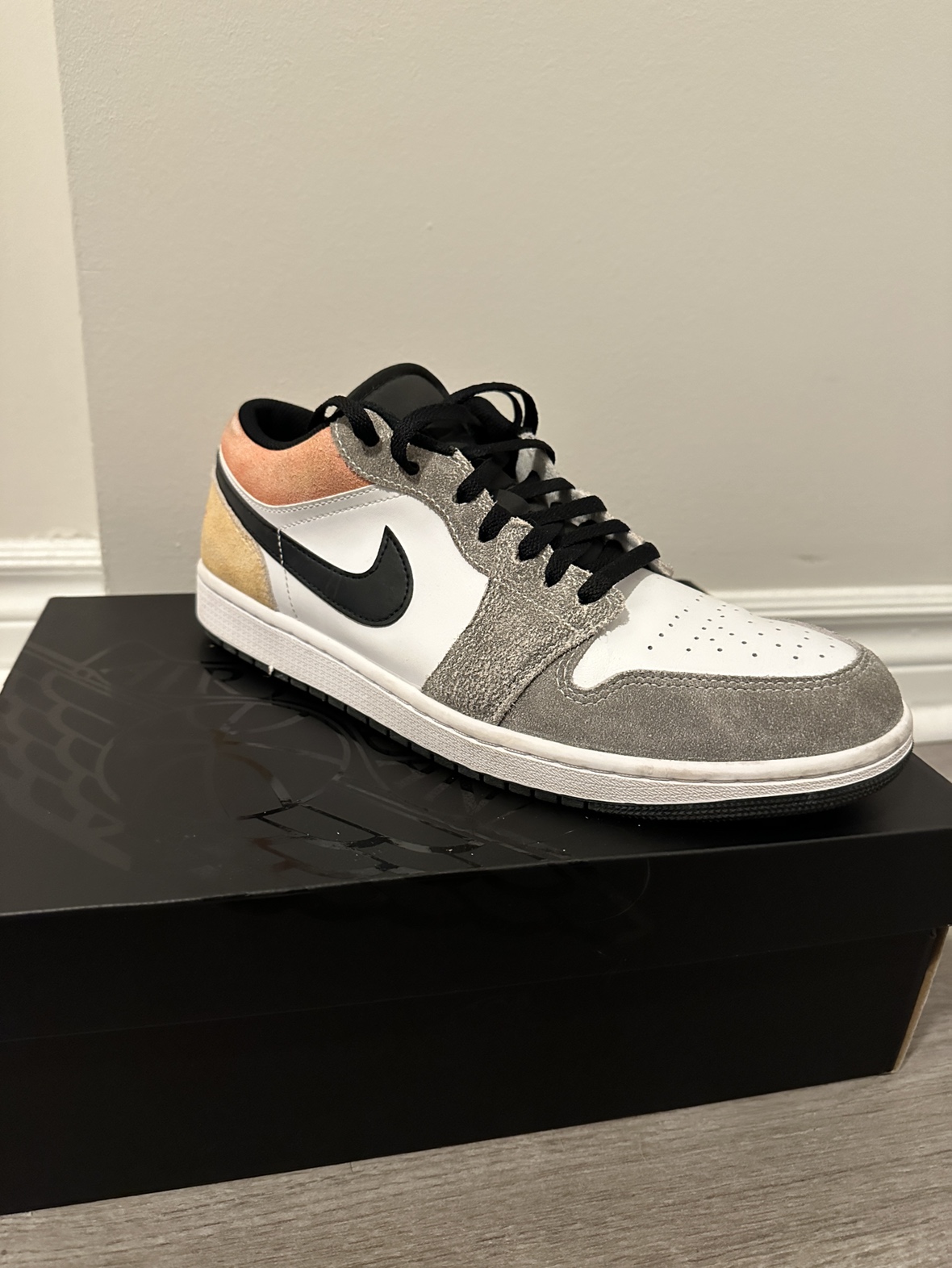 Jordan 1 low SE