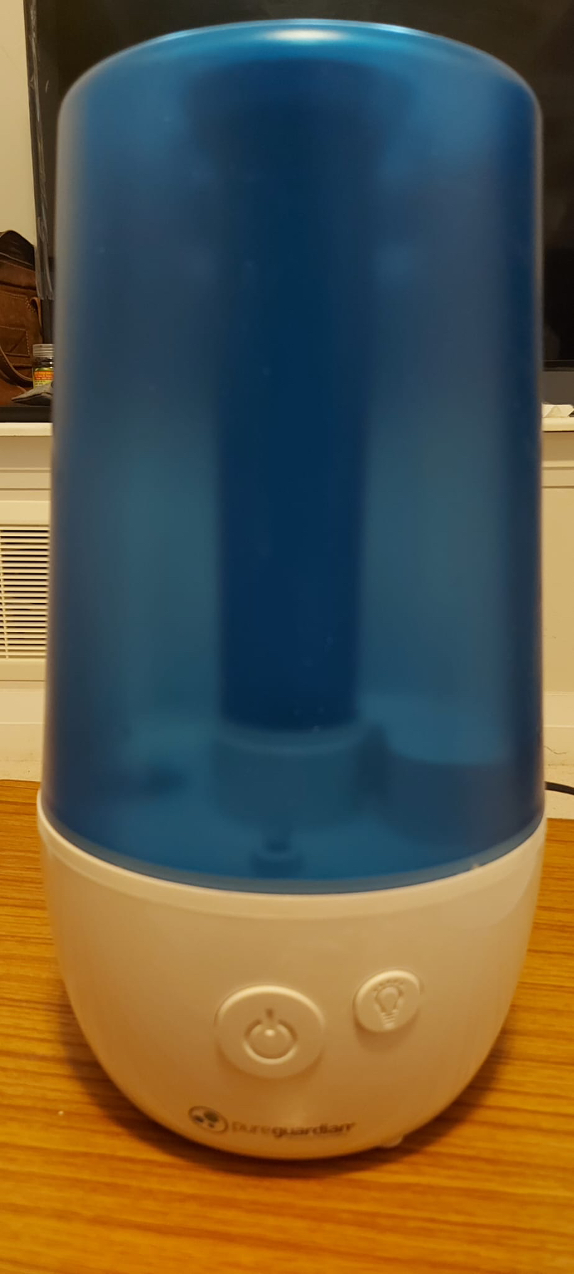 2 pieces Pure Guardian humidifier 1 gallon tank