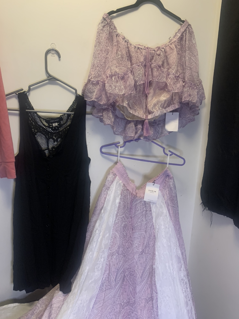 Pink/purple lot size L has 15+ items included for one low price - photo 5