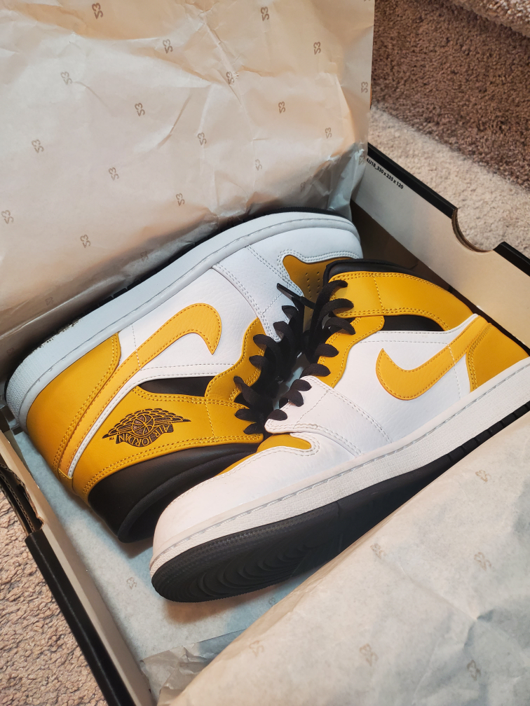 AIR JORDAN 1 MID