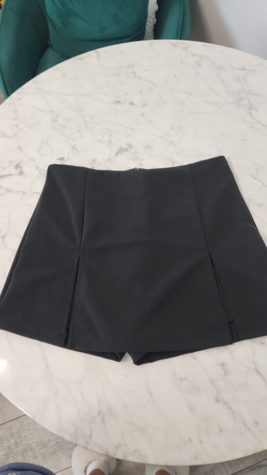 Black Skort