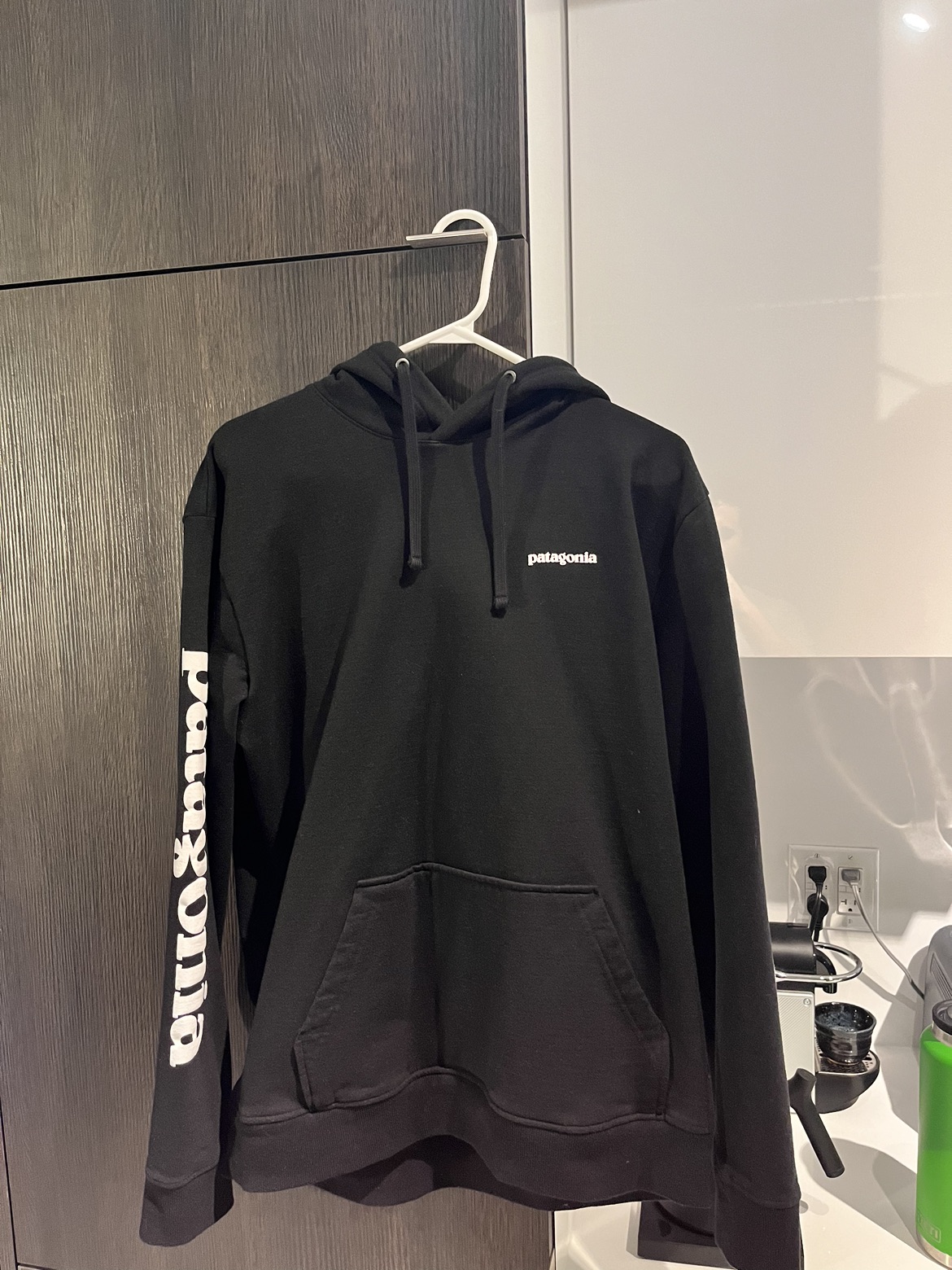 Patagonia hoodie - size L thumbnail
