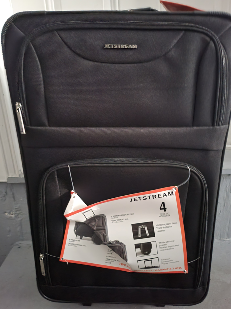 Brand new medium size travel bag - photo 3