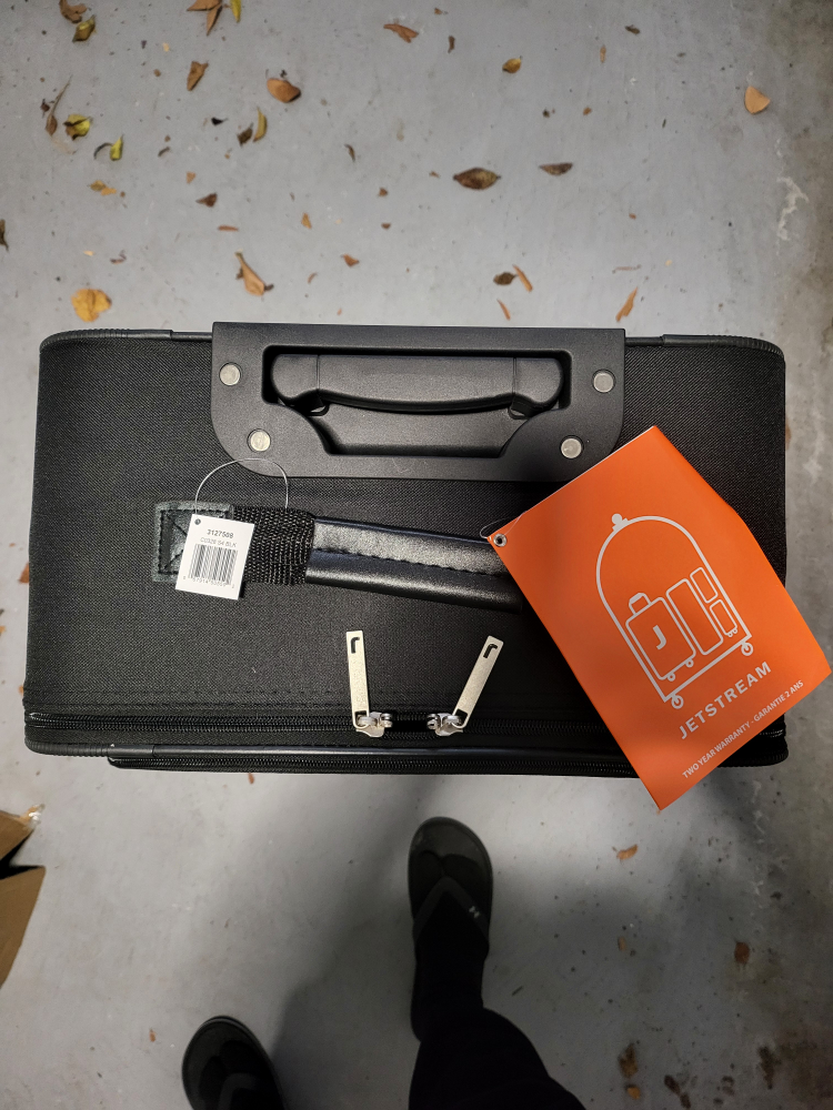 Brand new medium size travel bag - photo 4