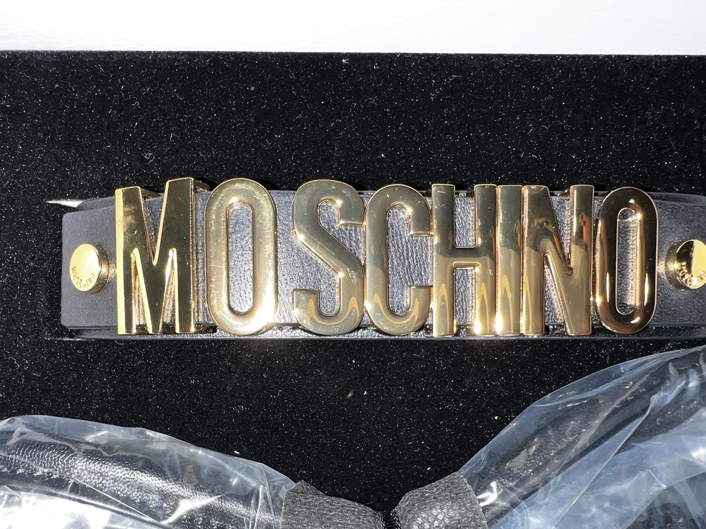 H&Moschino Dog Collar image indicator(4)