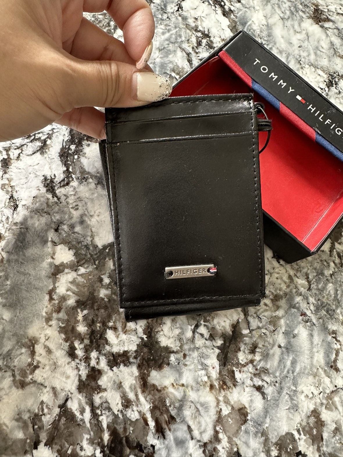 Tommy Hilfiger Slim Mens Leather Wallet with Magnetic Closure - photo 5