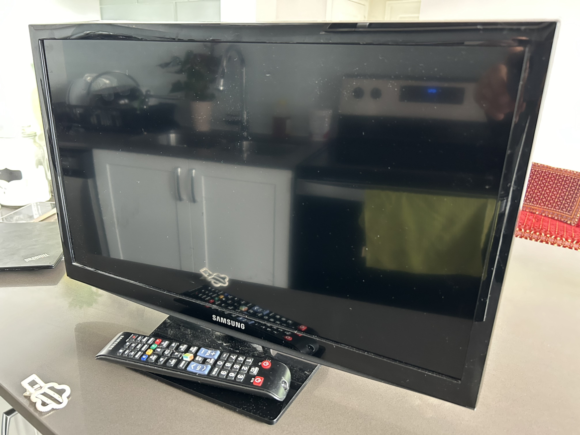 Samsung TV 24 inch - photo 3