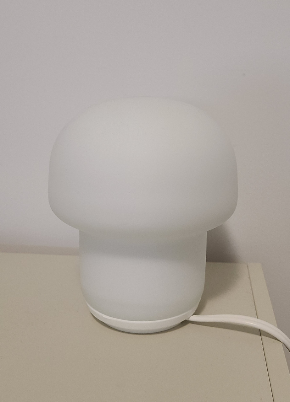 IKEA Tokabo lamp (comes with light bulbs!) thumbnail