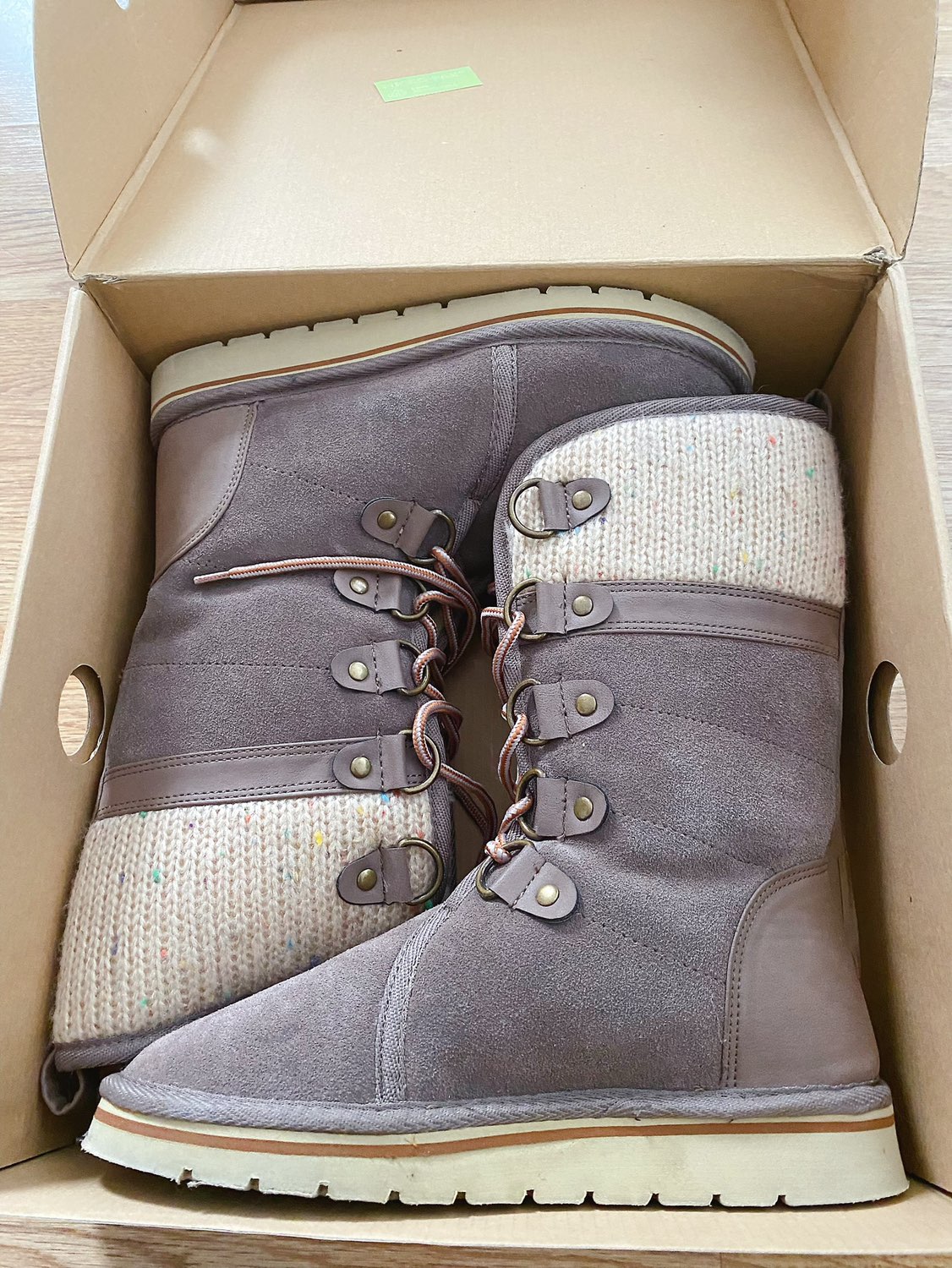 Women’s winter boots thumbnail