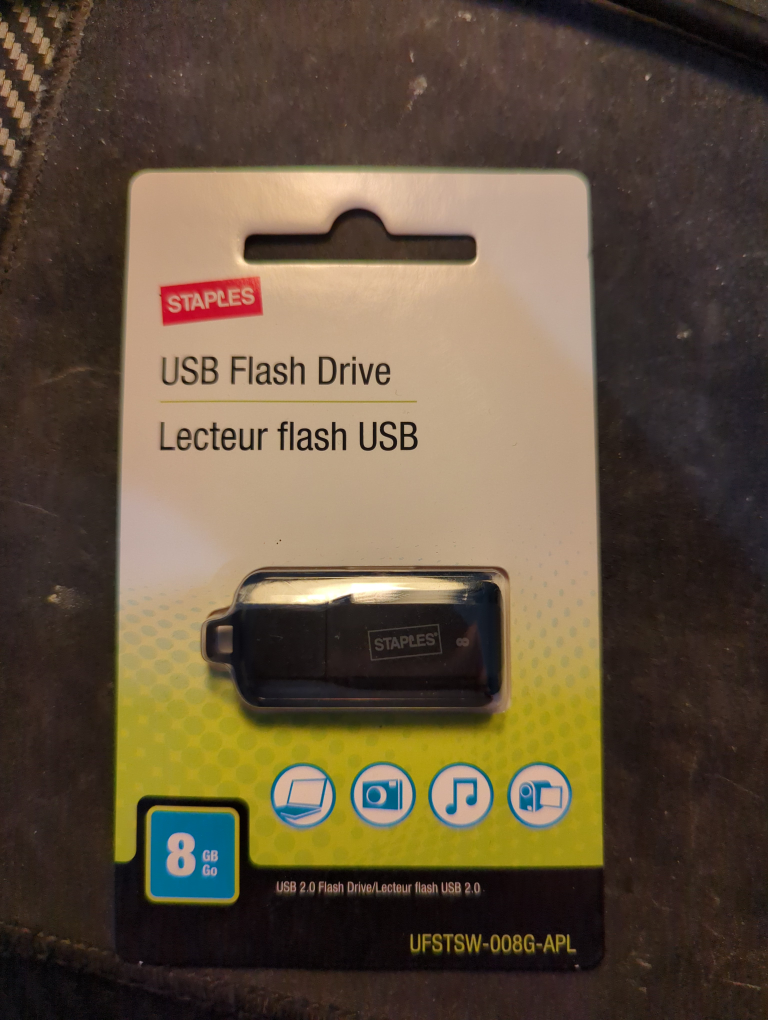 8 GB USB flash drive 🥕