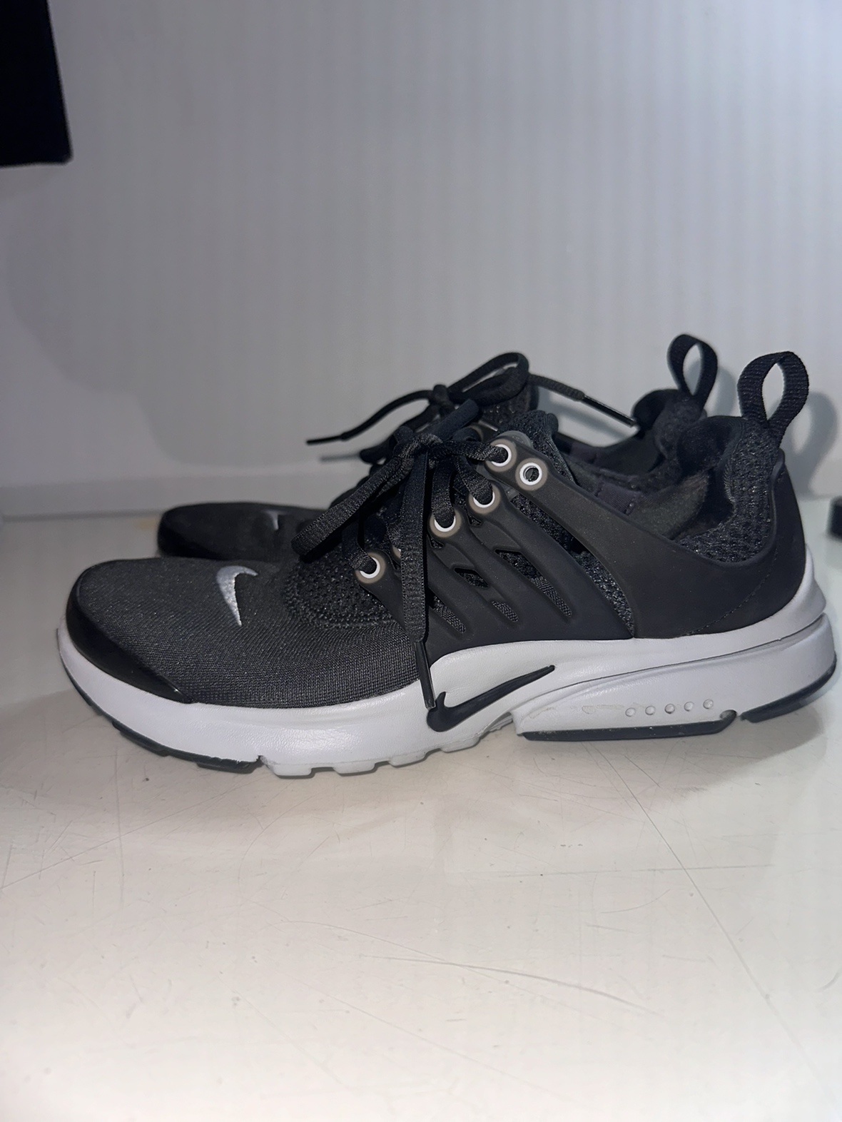 Nike sneakers image indicator(2)