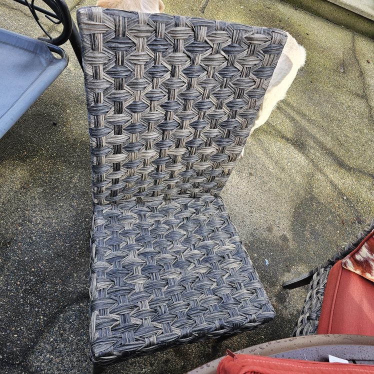patio set. - photo 3
